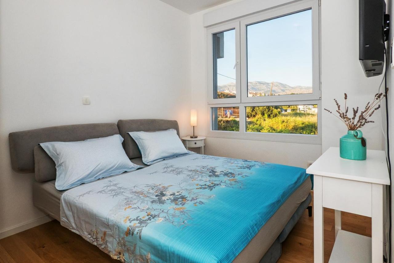 Sea View With Garden Joshua Apartment Split